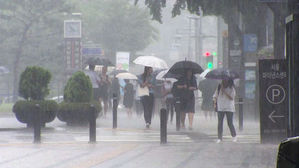 서울 등 중부지방 오늘 밤 물 폭탄 가능성&hellip;천둥&middot;번개 동반 폭우