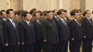 김일성 25주기 금수산궁전 참배한 김정은 (사진=연합뉴스)
