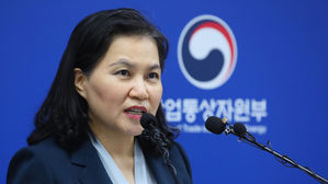 일본 수출규제 관련 미국 출장 설명하는 유명희 통상교섭본부장 (사진=연합뉴스)