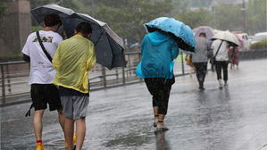 서울 오전 11시쯤 강한 비&hellip;강약 반복하며 오후까지 이어질 듯