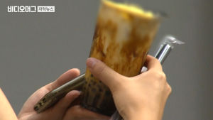 '흑당'이라 건강할 줄 알았는데&hellip;음료 한 잔에 '각설탕 14개'