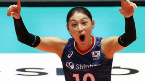 제20회 신한금융 서울 아시아여자배구선수권대회에서 한국이 득점하자 기뻐하는 김연경 등 선수들 (사진=연합뉴스)