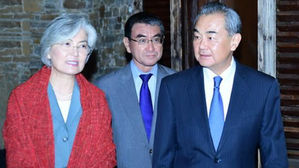 한중일 외교장관, 베이징서 환영 만찬 (사진=중국 외교부 홈페이지 캡처, 연합뉴스)