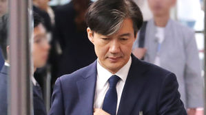 조국 후보자 인사청문회 위해 국회 도착 (사진=연합뉴스)