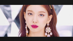 트와이스, 다섯 달 만에 화려한 컴백…티저 영상 공개