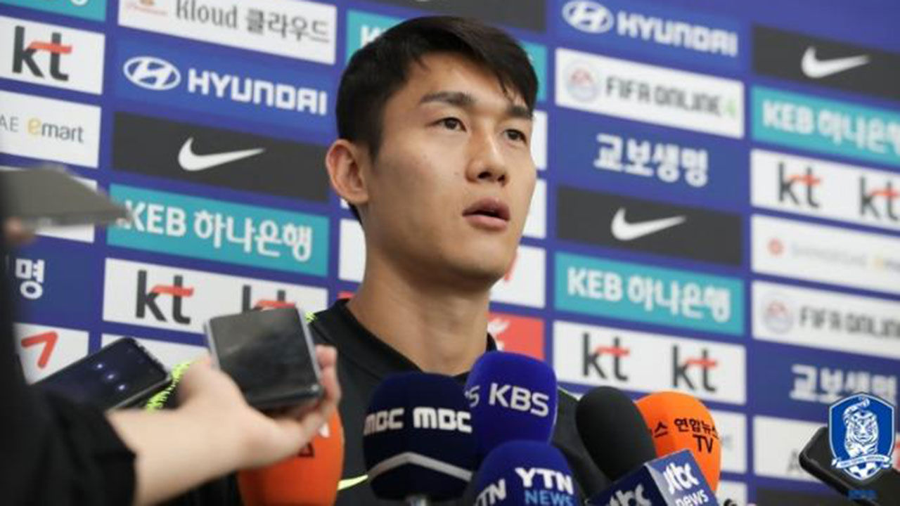 인터뷰하는 축구대표팀 수비수 이용 (사진=대한축구협회 제공)