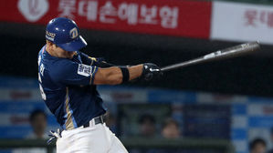 모창민 호수비에 만루포…NC, 5위 매직넘버 1