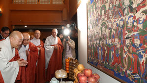 미국 경매 나온 128년전 '범어사 신중도' 돌아왔다