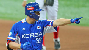 무실점 행진 깬 김재환 적시타…캐나다 꺾고 파죽의 2연승