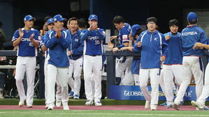 김광현 막고 김재환 뚫고…김경문호, 프리미어12 2연승