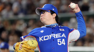 [영상] 곧바로 추격한 일본…양현종, 추가 위기는 없다! - 프리미어12 결승전