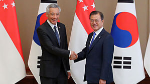 문재인 대통령 - 리셴룽 싱가포르 총리 정상회담 (사진=연합뉴스)
