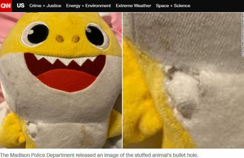 [Pick] 세 살배기 침실로 날아온 총알…'아기상어' 인형 덕분에 목숨 구해