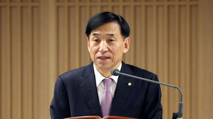 물가안정목표 운영상황을 설명하는 이주열 한국은행 총재 (사진=한국은행 제공, 연합뉴스)