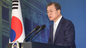 스테판 뢰벤 스웨덴 총리 초청 공식만찬에서 만찬사 하는 문재인 대통령
