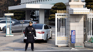 검찰이 청와대 균형발전비서관실 압수수색에 나선 10일 오전 청와대 연풍문 앞의 모습