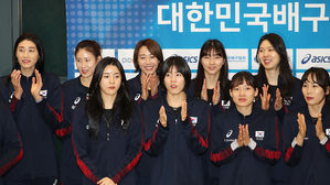 도쿄올림픽행 티켓 거머쥐고 귀국한 한국 여자배구 대표팀 (사진=연합뉴스)