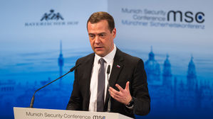 러시아 메드베데프 총리 정부, 전격 총사퇴…푸틴 대통령 수용