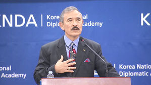 해리스 발언 대단히 부적절