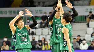 두경민, 김종규, 허웅(왼쪽부터) (사진=KBL 제공, 연합뉴스)