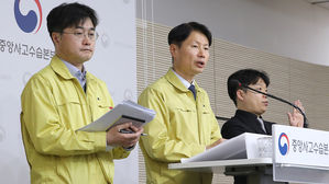 질의응답하는 김강립 보건복지부 차관
