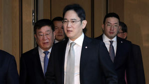 코로나19 관련 회의 참석한 이재용 삼성 부회장