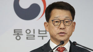 정부 "5&middot;24조치 실효성 상당 부분 상실&hellip;교류 협력에 장애 안 돼"