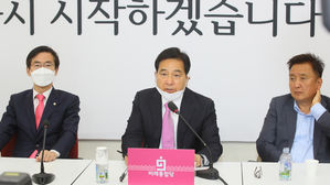 통합당, 구원투수로 '다시 김종인' 등판 요구…비대위 난제 산적