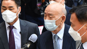 광주법원 도착한 전두환 전 대통령