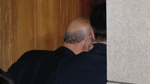 전두환, 12시간여 만에 연희동 자택 귀가