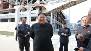 북한 순천인비료공장 준공식 참석한 김정은 북한 국무위원장 (사진=평양 조선중앙통신, 연합뉴스)