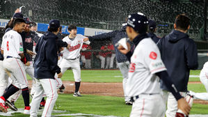 롯데, 개막 4연승