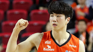 프로농구 전자랜드, KCC 이적한 FA 김지완 보상으로 현금 선택