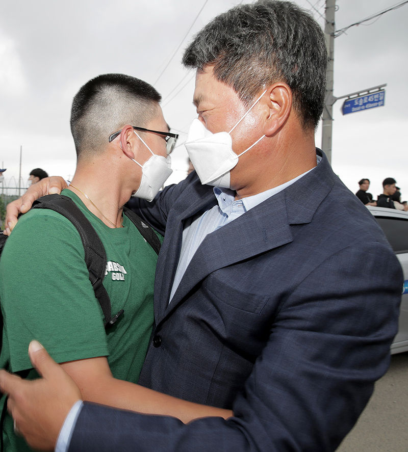 최경주 프로와 아들 호준 군 (사진=KPGA 제공)