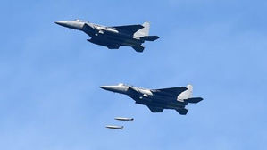 공군 F-15K 폭탄 투하 장면