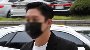 법원출석한 구하라 전 남자친구 최종범