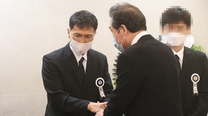 [현장] 안희정 상주 첫날…이낙연 · 법륜스님 조문