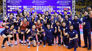올해 1월 도쿄올림픽 아시아대륙 예선에서 태국을 꺾고 본선행을 확정한 여자배구대표팀 (사진=국제배구연맹 제공, 연합뉴스)