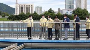 인천 부평정수장 찾은 정 총리 (사진=연합뉴스)
