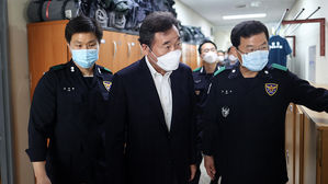 의경 생활관 찾은 이낙연