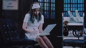 블랙핑크 '러브식 걸즈' 속 간호사복을 입고 등장한 제니 (사진=YG엔터테인먼트 제공, 연합뉴스)