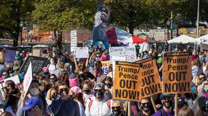 "트럼프, 투표로 갈아엎자"…미국서 여성 행진