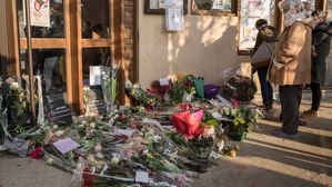 프랑스, 참수 중학교 교사 '국가 추도식'으로