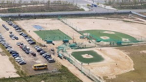 학교용 부지에 들어선 야구장과 풋살장 (사진=인천시 연수구 제공, 연합뉴스)