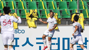 골 세리머니 펼치는 대전하나시티즌 공격수 에디뉴 (사진=한국프로축구연맹 제공, 연합뉴스)