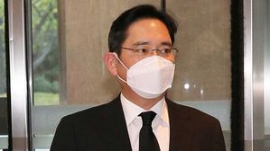 이재용 '국정농단' 파기환송심 재개…재판부-특검 신경전