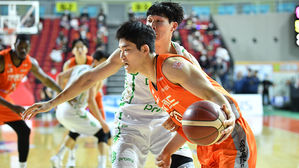 돌파 시도하는 전자랜드 이대헌 (사진=KBL 제공, 연합뉴스)