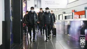 비엔나 국제공항 도착한 축구대표팀 (사진=대한축구협회 제공, 연합뉴스)
