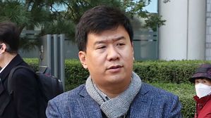 발언하는 '간첩 조작' 피해자 유우성