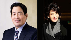 정용진 신세계그룹 부회장(왼쪽)과 정유경 신세계 총괄사장(사진=연합뉴스)